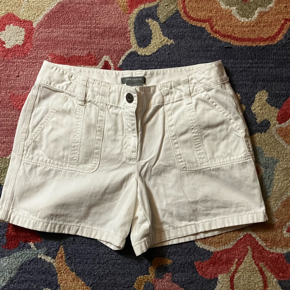 Ann Taylor Signature Fit Utility Shorts - Size 4
